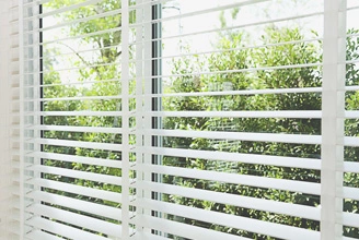 Какие материалы повреждают УФ?