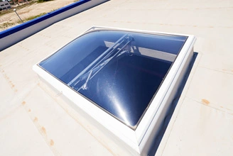 Какие материалы повреждают УФ?